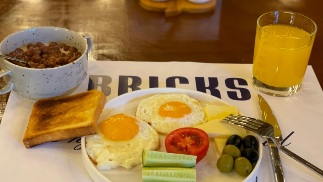 ისარგებლე ფასდაკლებით ნომერში 2 სტუმრის განთავსებაზე ბრიქსი | Bricks -ში. image 14