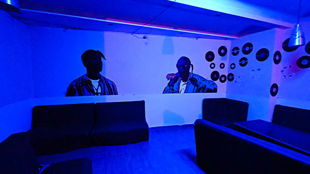 გაატარე დაუვიწყარი დრო კარაოკე ბარ ჩექ ინში 12