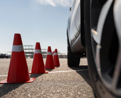 თეორია, პრაქტიკა მოედანზე და ქალაქში