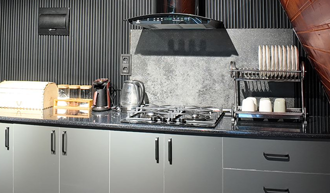 Take advantage of the discount on accommodation for 2 guests at Slice Of Heaven cottage. image 7