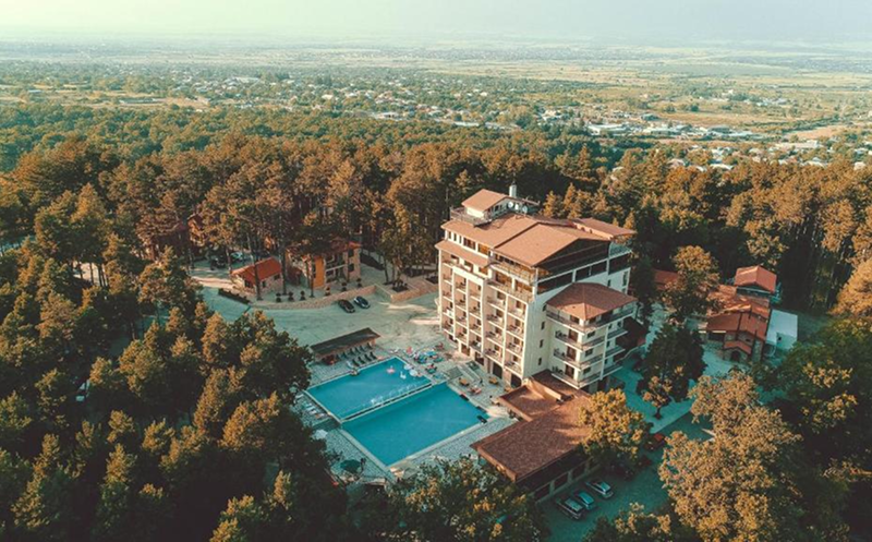 შეარჩიე შენთვის სასურველი შეთავაზება და ისამოვნე ზუზუმბო რეზორტი & სპაში 13