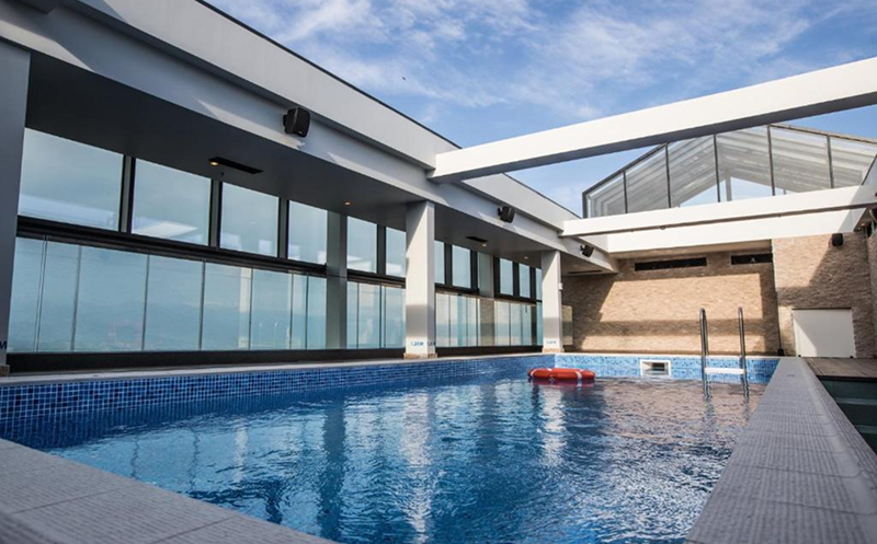 გაატარე დაუვიწყარი დრო მეგობრებთან ერთად ჰოლიდეი ინნ თელავში 10