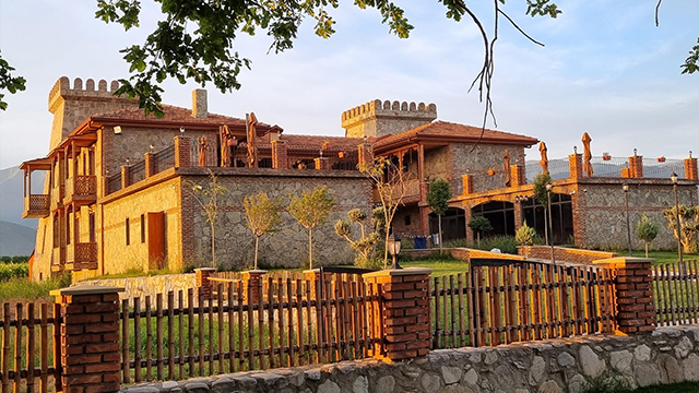 ისარგებლე ფასდაკლებით სასურველ ნომერში განთავსებაზე შატო დავითიანი | Chateau Davitiani -ში. image 3