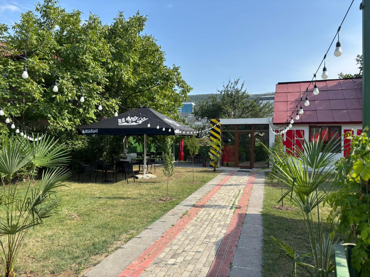 შეიძინე ნებისმიერი ბურგერი და მიიღე 20%-იანი ფასდაკლება image 12