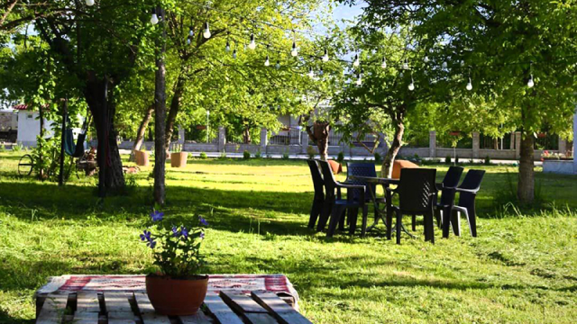 ისარგებლე ფასდაკლებით ერთჯერადი ვიზიტით ღია საცურაო აუზზე ჟებოტა გარდენი | Hotel Zhebota Garden -ში. image 9