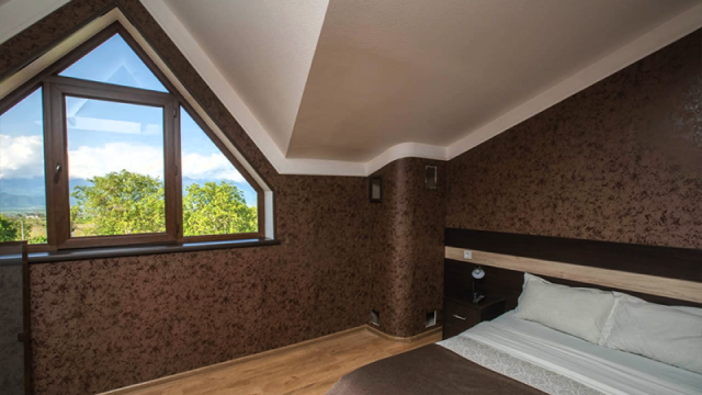 Take advantage of the discount on accommodation for 14+1 guests at Chateau Orberi cottage. image 8