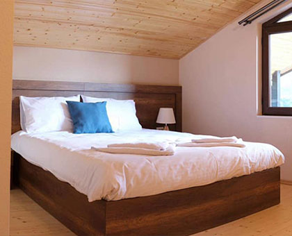 ნომერი 2 სტუმარზე, ყუროს ხედით სტეფანწმინდაში