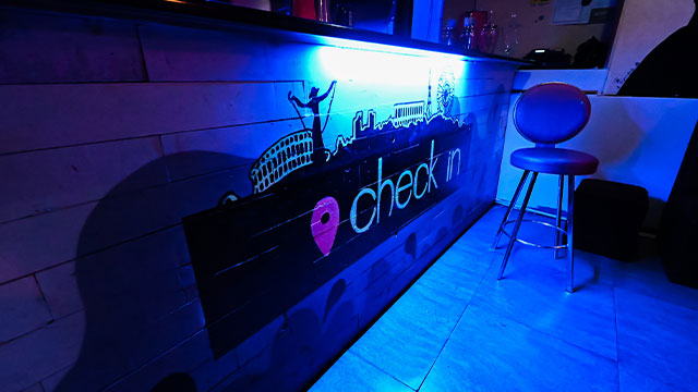 გაატარე დაუვიწყარი დრო კარაოკე ბარ ჩექ ინში 3