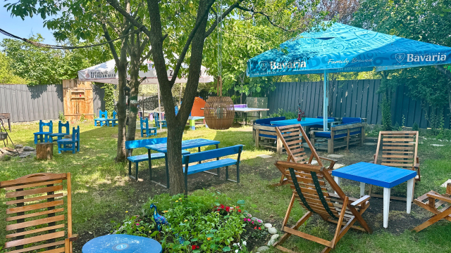 Spend sunny days at Napoli's open-air swimming pool. 2