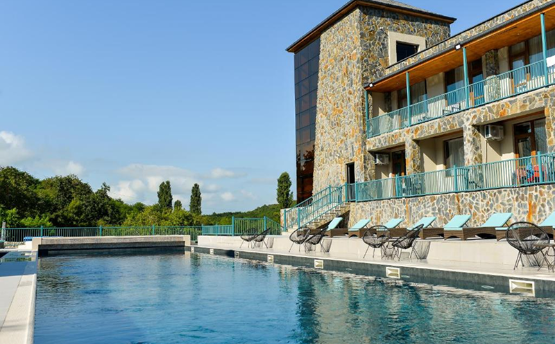 შექმენი დაუვიწყარი მოგონებები მეგობრეთან ერთად  წყალტუბო ეპიკ სასტუმრო და სპაში 0