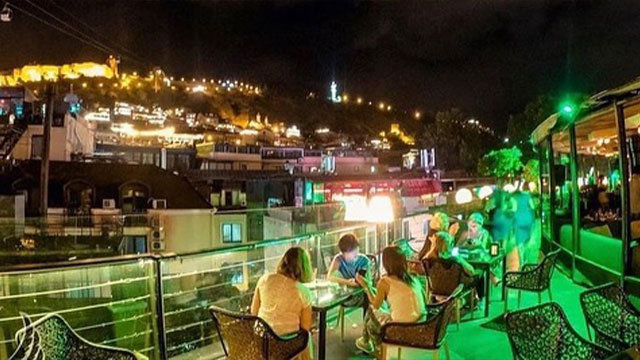 შექმენი დაუვიწყარი მოგონებები მეგობრებთან ერთად იუნიქ ტერასა & ლაუნჯში. image 18