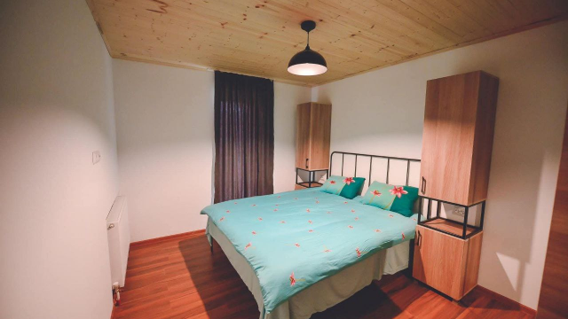 ისარგებლე ფასდაკლებით სამ ოთახიან აპარტამენტში განთავსებაზე პანორამა მგზავრებში. image 0