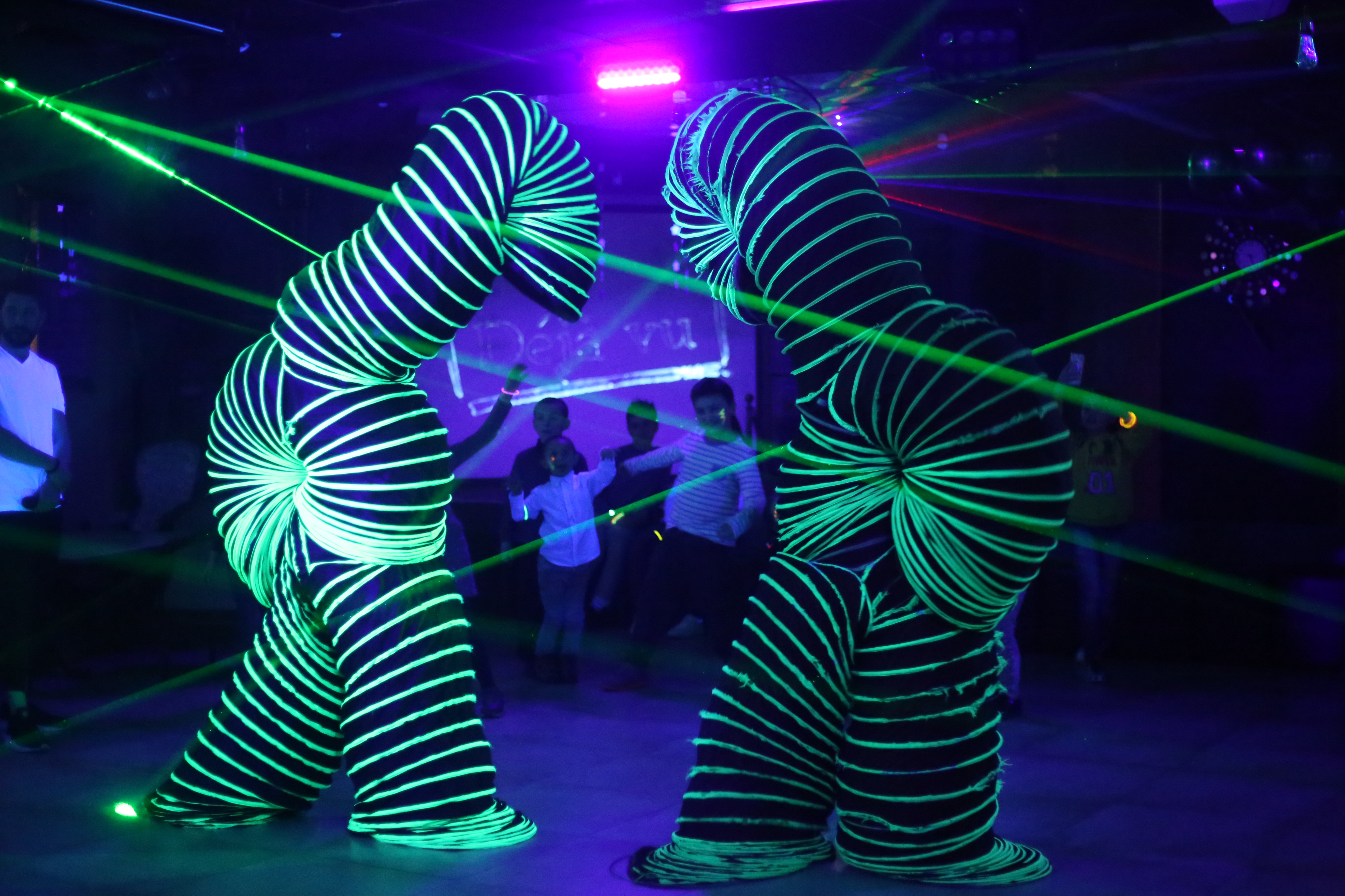 მიიღე სპეციალური შეთავაზება და გაერთე მეგობრებთან ერთად  image 1