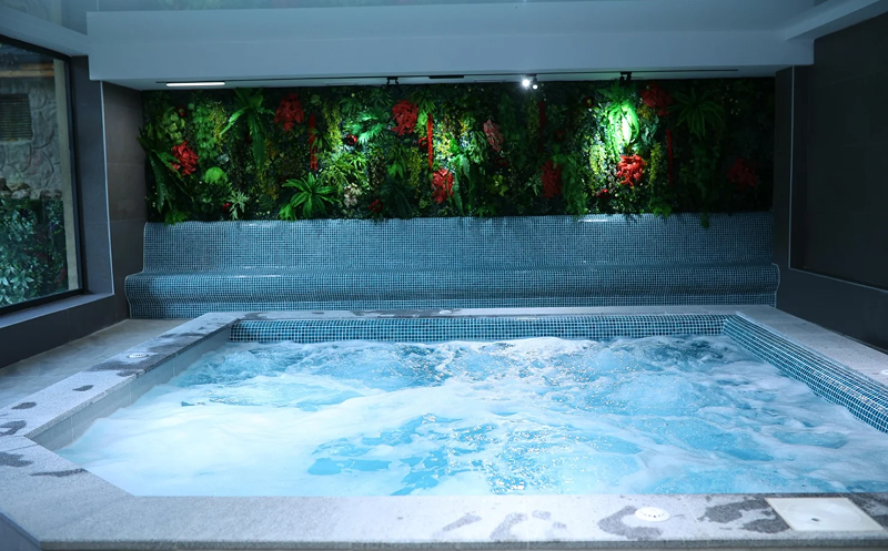 Create unforgettable memories with friends at Tskaltubo Epic Hotel and Spa 15