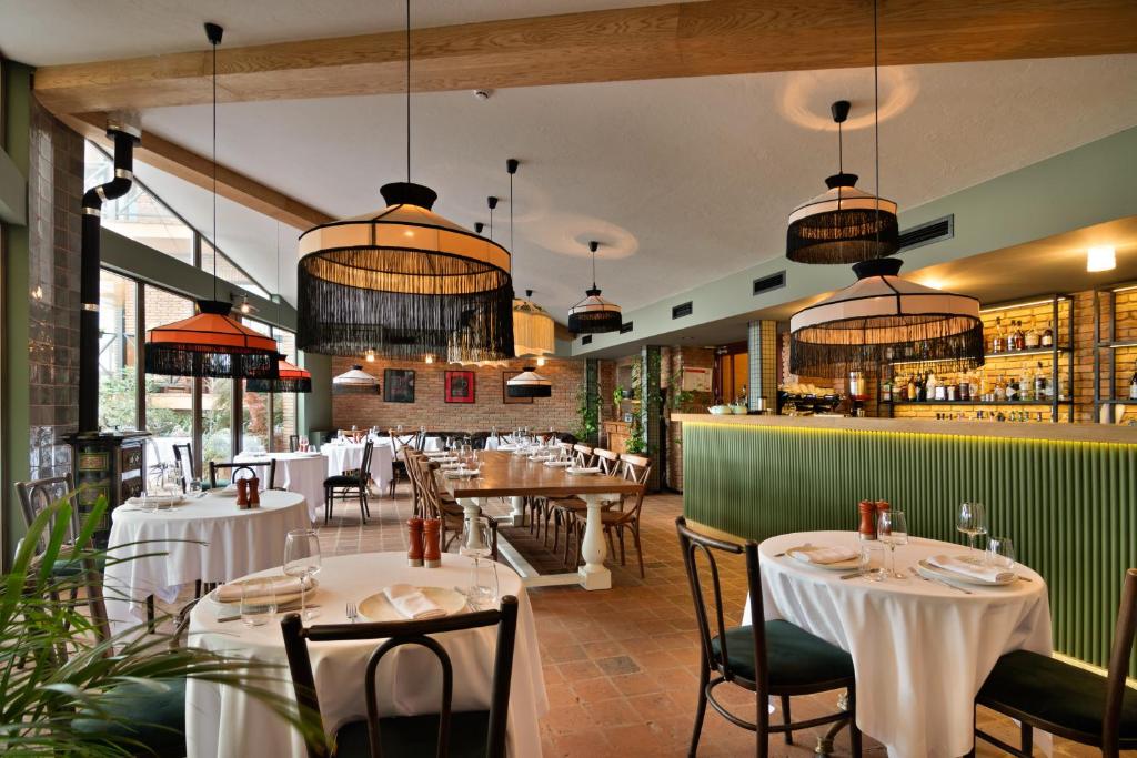 გაატარე საახალწლო საღამო მეგობრებთან ერთად  image 1