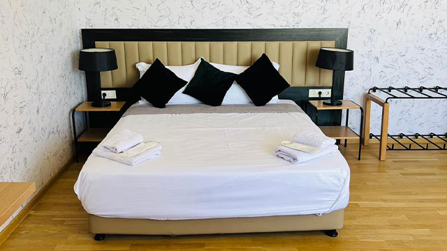 Enjoy a discount on a hotel room for two guests, including breakfast, at Green Hotel ANG. image 1