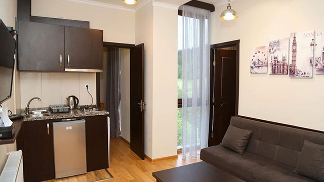 ისარგებლეთ ფასდაკლებით ბაკურიანის აპარტამენტში 4-5 სტუმრის განთავსებაზე აპარტამენტი ბაკურიანი სითიში | Apartment Bakuriani City -ში. image 2