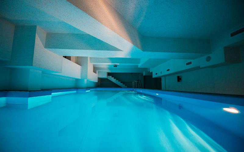 გაატარე დაუვიწყარი დრო მეგობრებთან ერთან სასტუმრო თბილისი ინნში 0