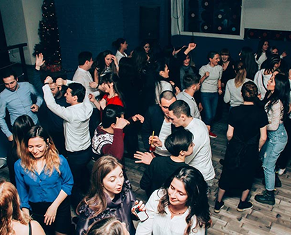 Enjoy the best evening at Karaoke Lounge Vintage for 6-7 or 8 guests.