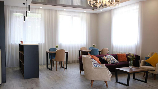 ისარგებლე ფასდაკლებით ნომერში 2 სტუმრის განთავსებაზე, ყუროს მთის ხედით აქსიენი | Axien -ში. image 11