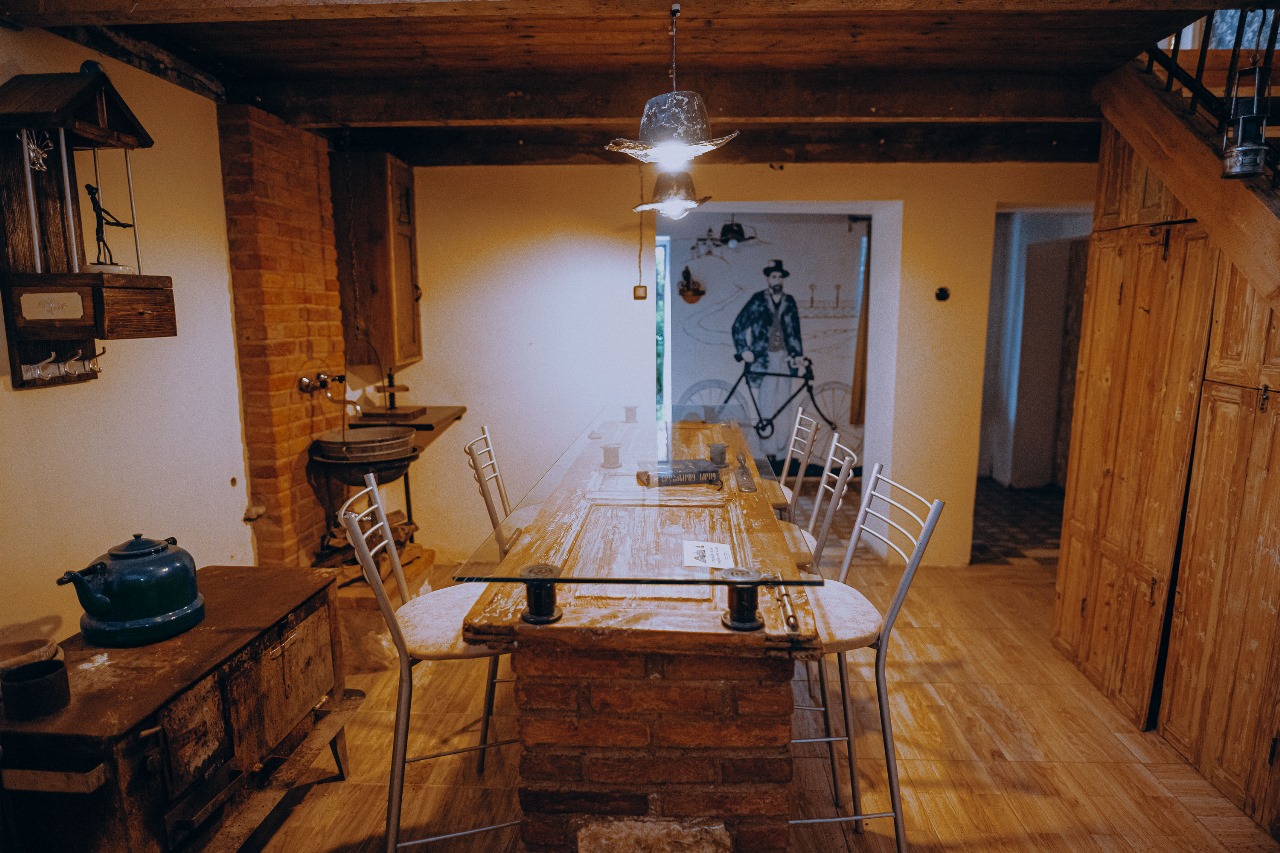 გაატარე დაუვიწყარი დრო წიგნის სასტუმროში. image 10