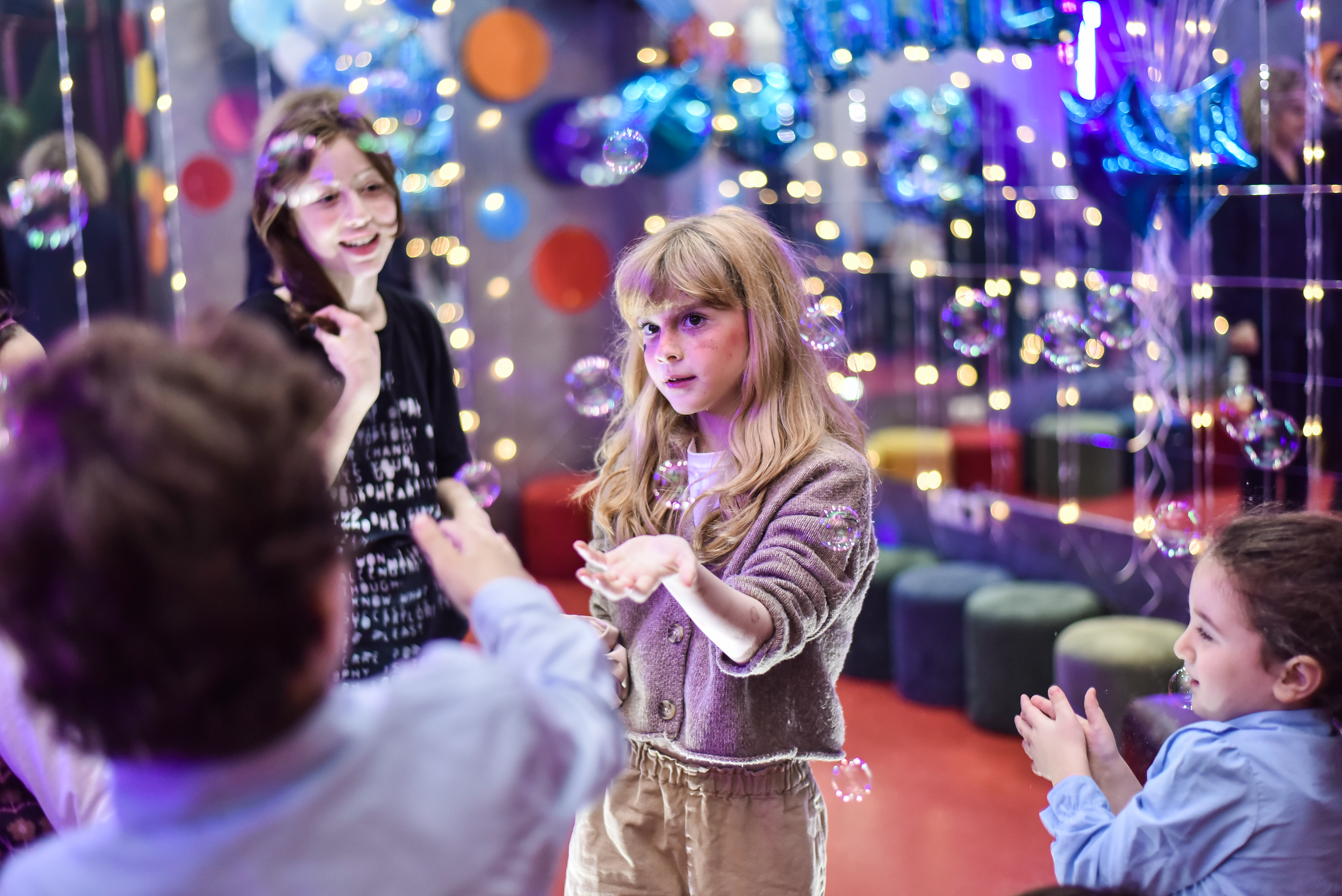 აირჩიე დაბადების დღის პროგრამა ან საახალწლო კარნავალი განსაკუთრებულ პირობებში დეჟავინოში image 8