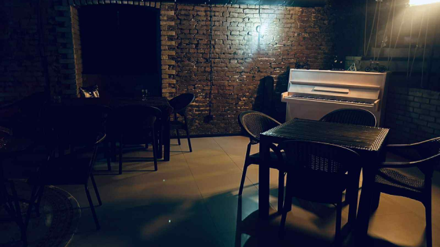 Take advantage of discounts on meals for 2 guests at the bar and entertainment space in the house. image 1