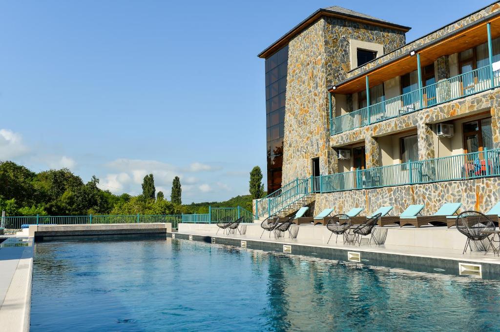 ისარგებლე ფასდაკლებით ორადგილიან ნომერში განთავსებაზე, საუზმით წყალტუბო ეპიკ სასტუმრო და სპა | Tskaltubo Epic Hotel & Spa -ში. image 0