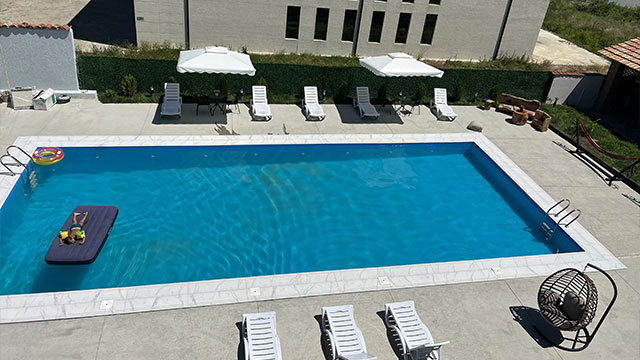 Enjoy a discount on a hotel room for two guests, including breakfast, at Green Hotel ANG. image 6