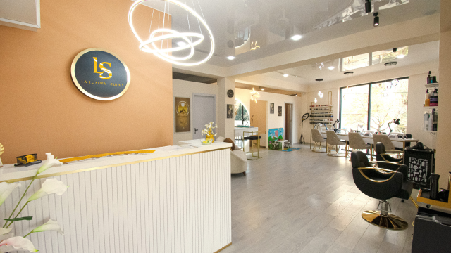 Get a discount on manicures, pedicures, gel polish, and nail treatments at La luxury studio. image 0