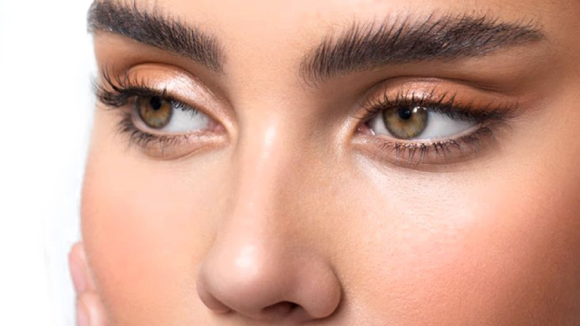 ისარგებლე ფასდაკლებით მაკიაჟის,წამწამების და ვარცხნილობის გაკეთებაზე T.M Beauty Center -ში. image 0