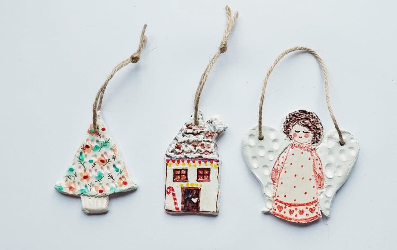 თიხის საახალწლო დეკორაციების ვორქშოფი image 2