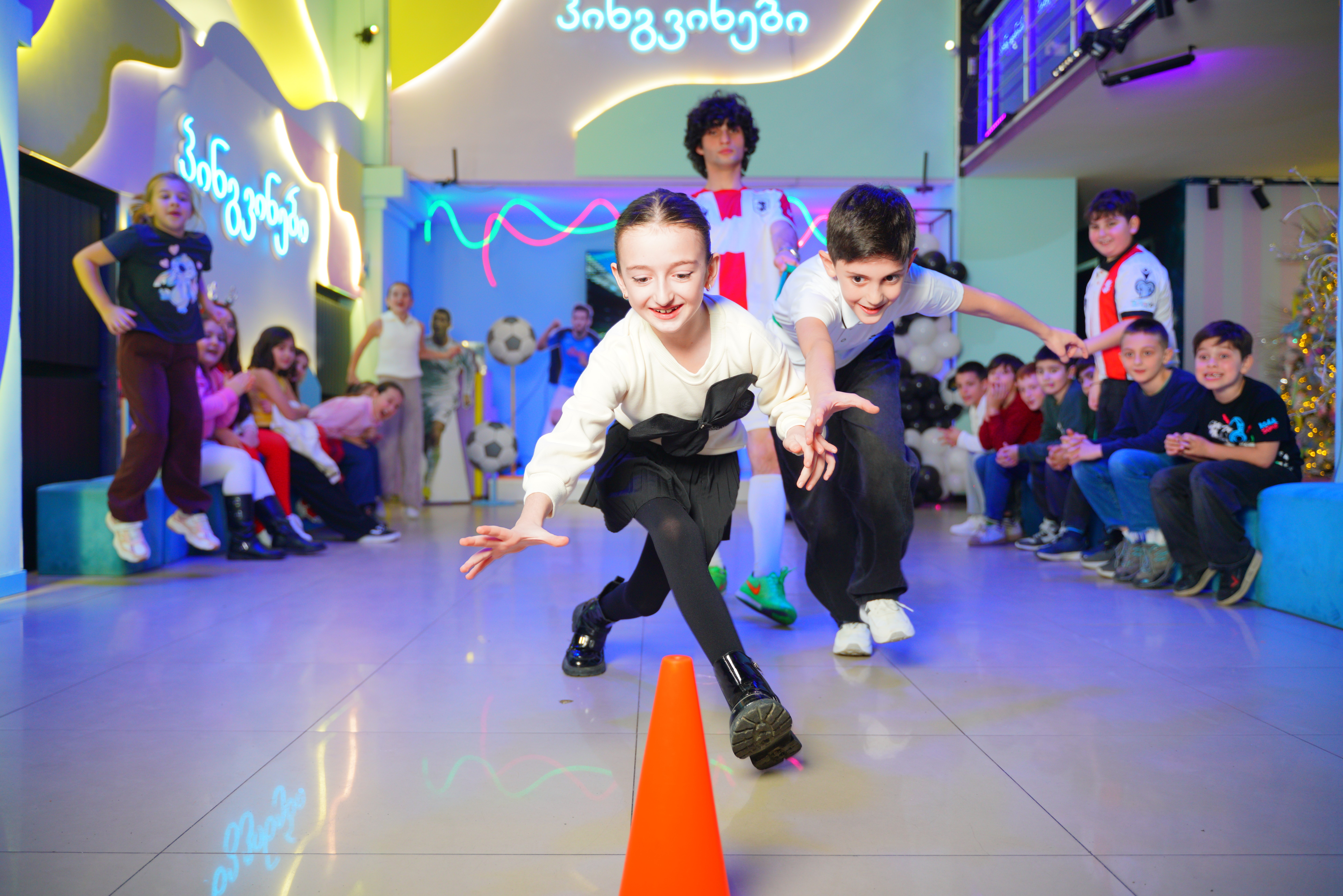 გაატარე დაუვიწყარი დრო მეგობრებთან ერთად გასართობ ცენტრ პინგვინებში image 7