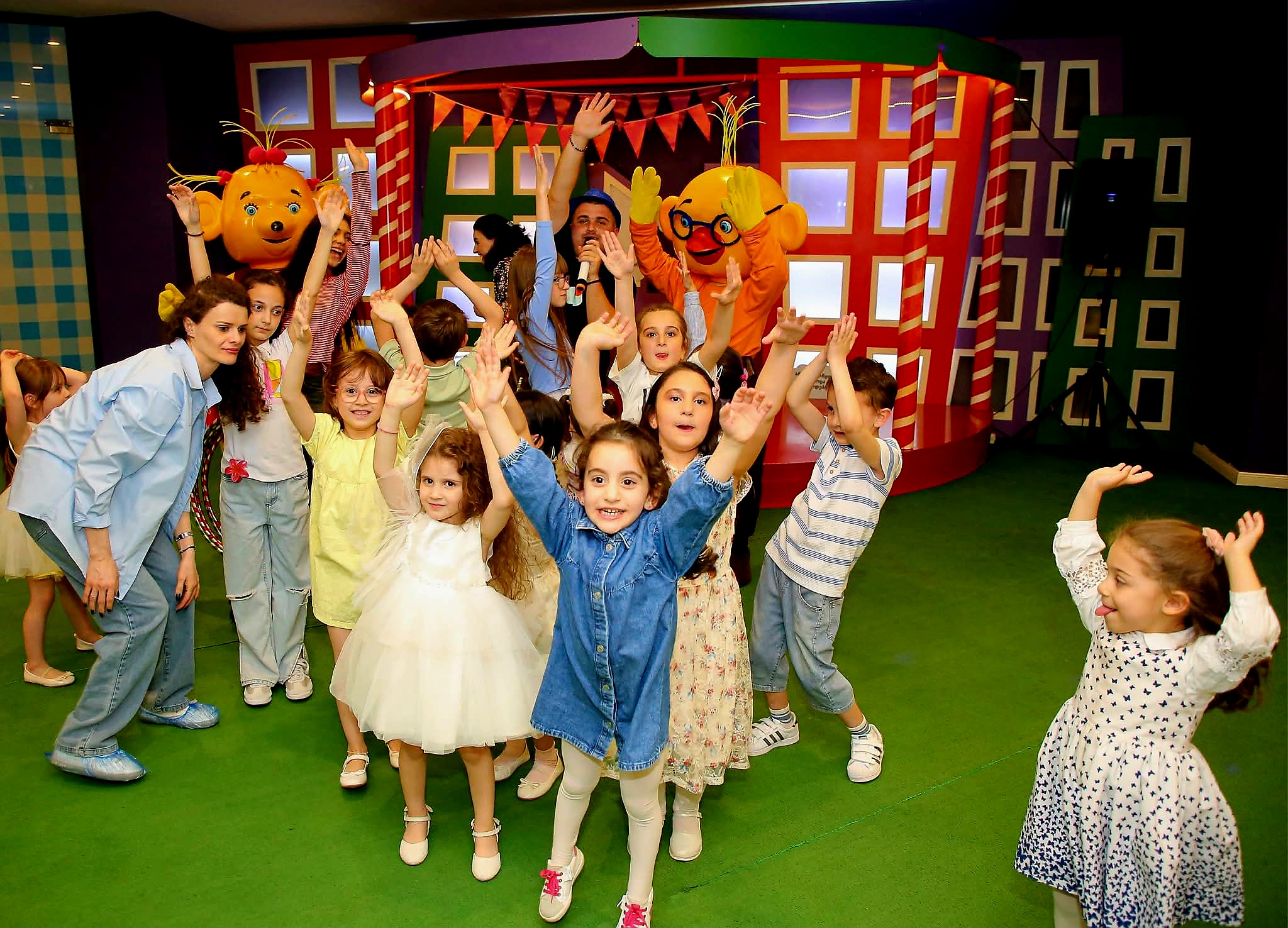 აქციეთ თქვენი შვილების ოცნება რეალობად. მოუწყვეთ დაუვიწყარი შეხვედრა ბასტი-ბუბუს გმირებთან. image 22