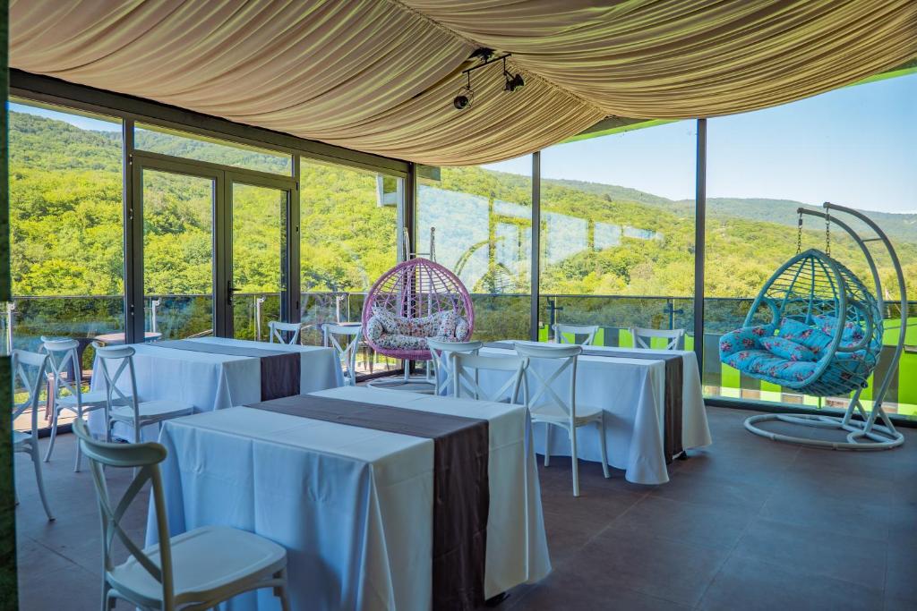 შექმენი დაუვიწყარი მოგონებები სასტუმრო საბადური ჰილსში. image 23