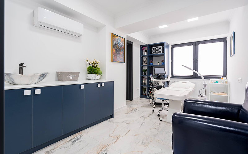 Take advantage of full-body diode hair removal at the Neo-Neo aesthetic clinic. 1