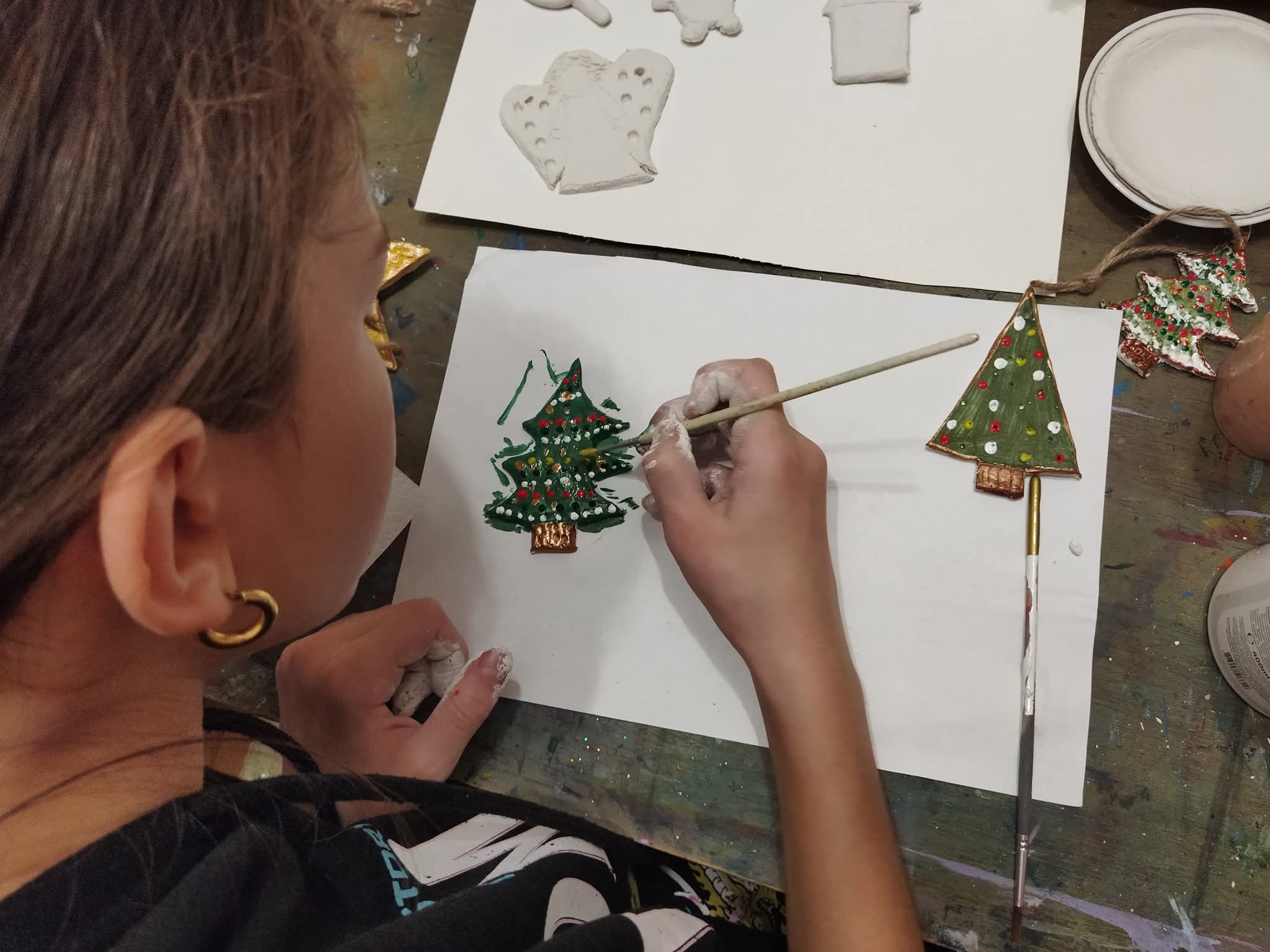 თიხის საახალწლო დეკორაციების ვორქშოფი image 0