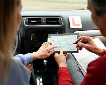 ავტომობილის მართვის 5 პრაქტიკული გაკვეთილი მოედანზე