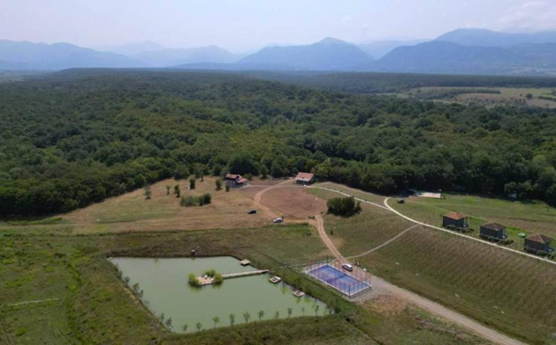 დაისვენე და განიტვირთე შატო ვარციხეში 13