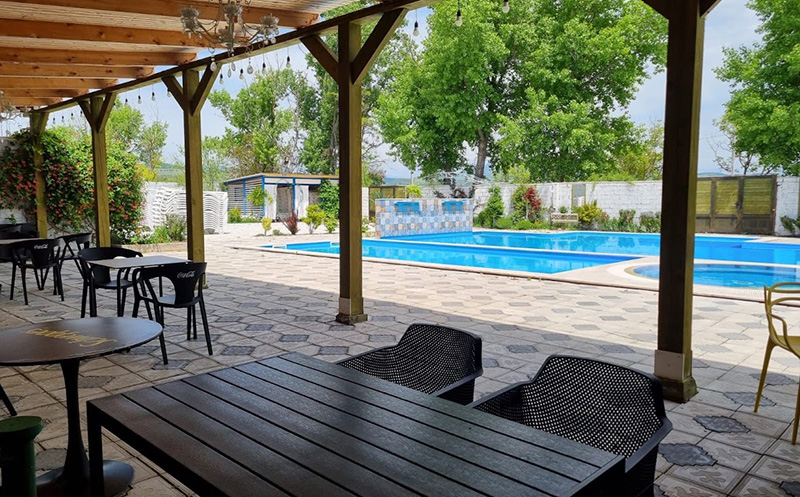 Enjoy sunny days at Laguna Bazaleti's open swimming pool. 1