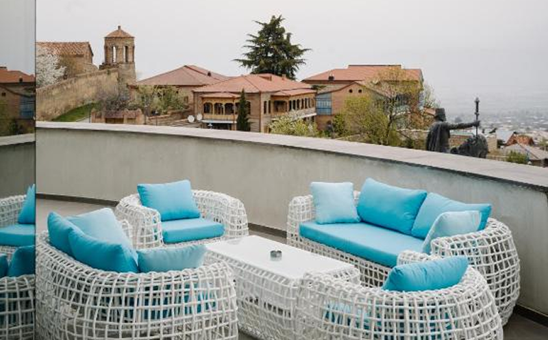 გაატარე დაუვიწყარი დრო მეგობრებთან ერთად ჰოლიდეი ინნ თელავში 17