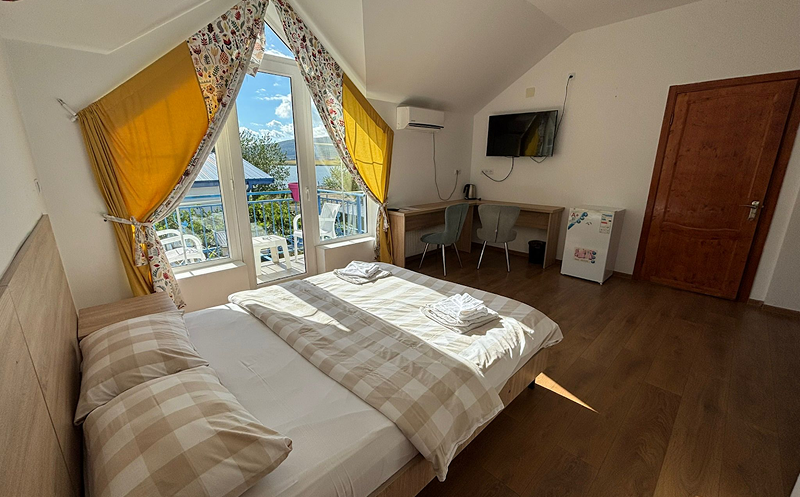 Create unforgettable memories at Hotel Laguna Bazaleti. 8