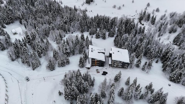 ისარგებლე ფასდაკლებით 3-4 ადგილიან ნომერში განთავსებაზე, საუზმით სასტუმრო Goderdzi Twins Hotel -ში. 24