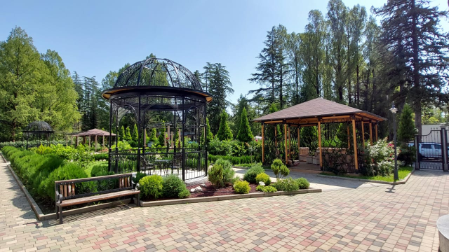 Enjoy a discount on a hotel room for two guests, including breakfast and lunch at Park Hotel Tskaltubo. image 15