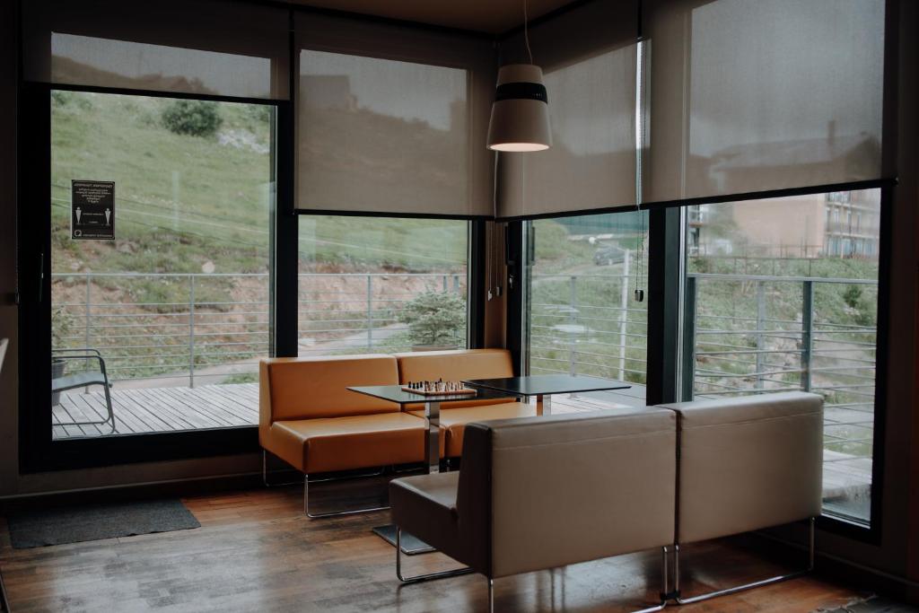 გაატარე დაუვიწყარი დრო სასტუმრო კვადრუმ სკი და იოგა რეზორტში image 17