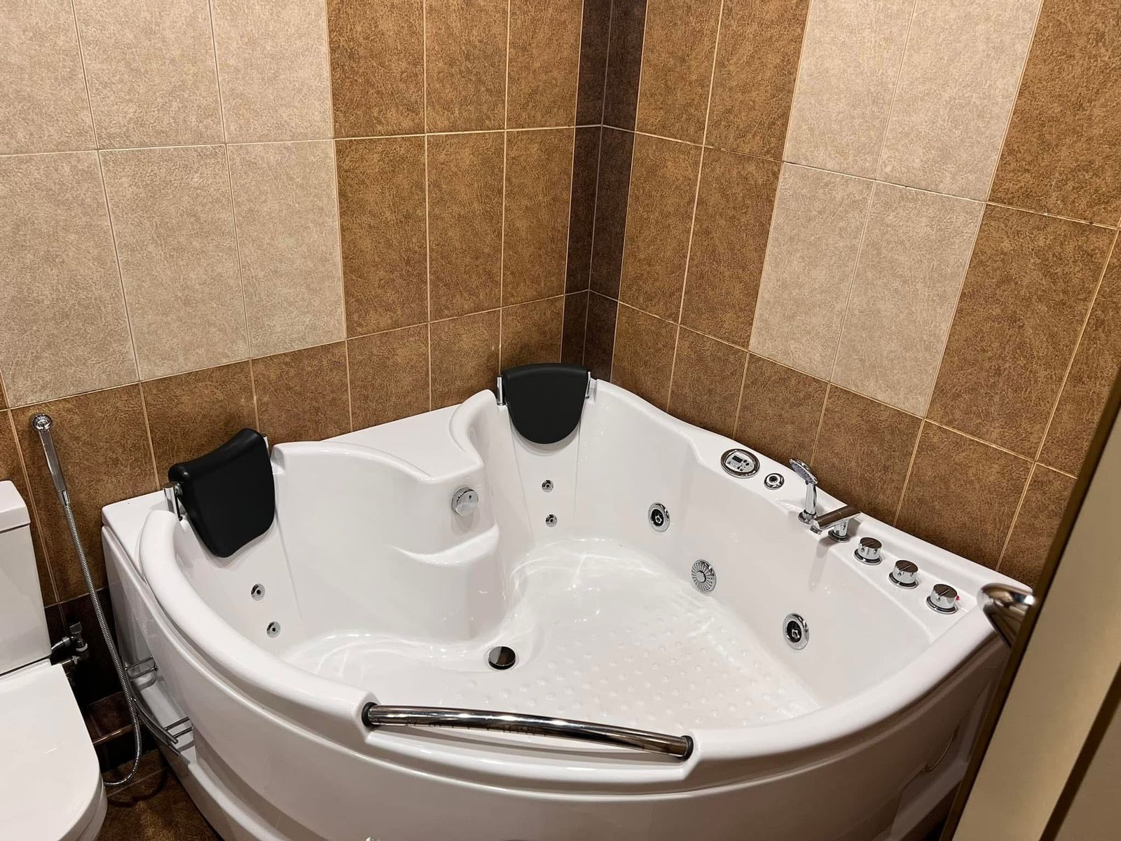 გაატარე დაუვიწყარი დრო სასტუმრო აგავაში. image 5