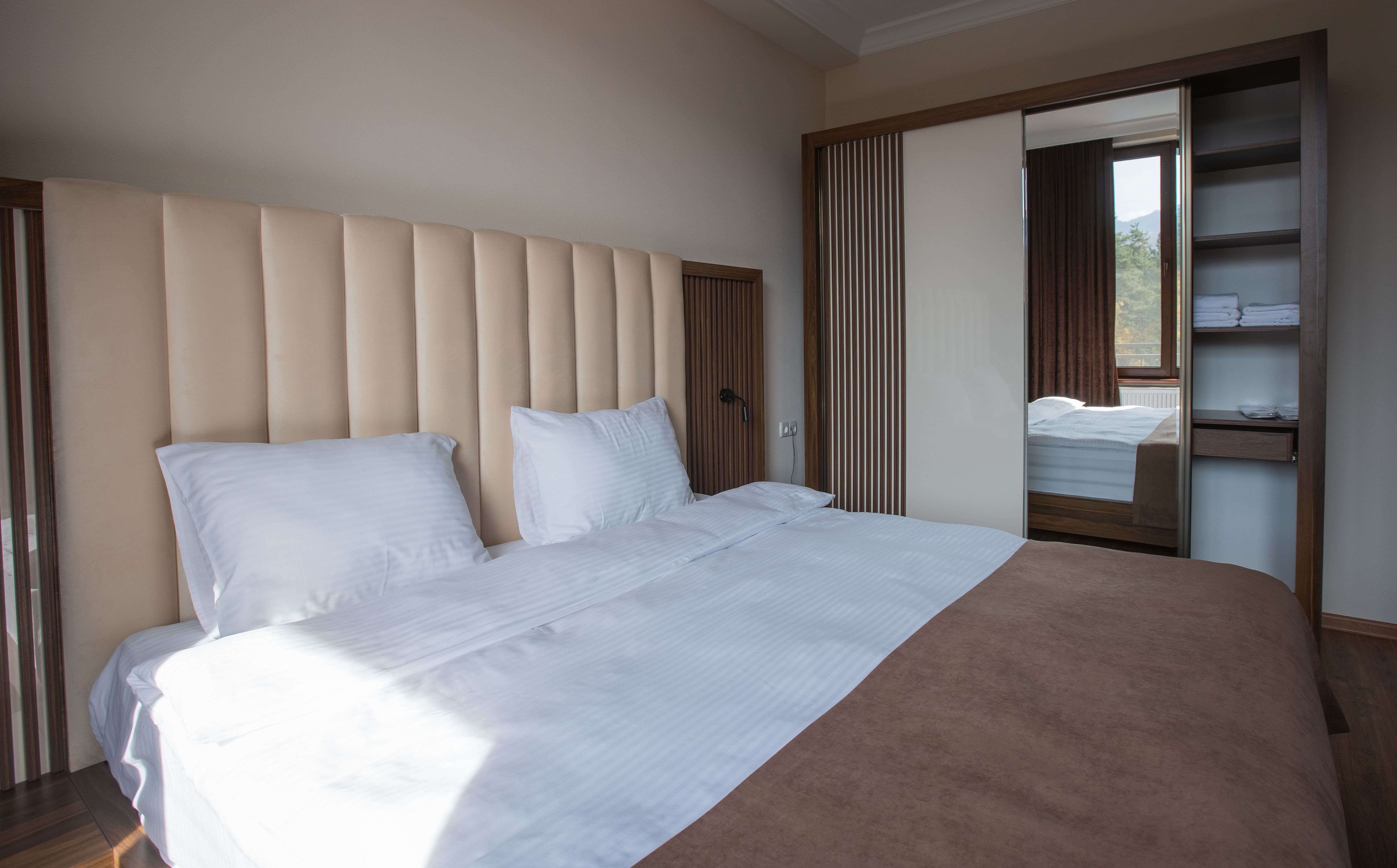 Enjoy a discount on a King Deluxe room for two guests on Fridays and Saturdays at Zuzumbo Resort & Spa. image 14