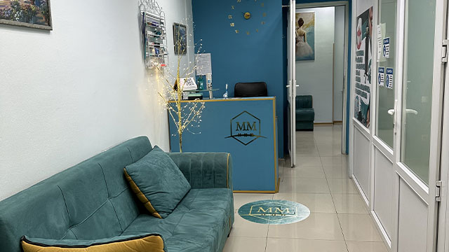 ისარგებლე ფასდაკლებით სახის ღრმა /ატრამვული წმენდა თანამედროვე Hydrafacial მრავალფუნქციური აპარატით და პრემიუმ ხარისხის Christina-ს ბრენდით MM clinic | მმ კლინიკაში.  image 0