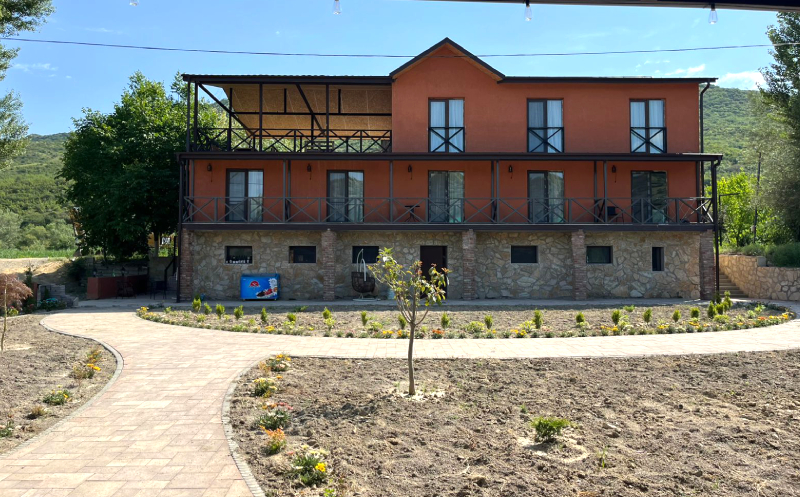 გაატარე დაუვიწყარი დრო სასტუმრო იორაში image 0