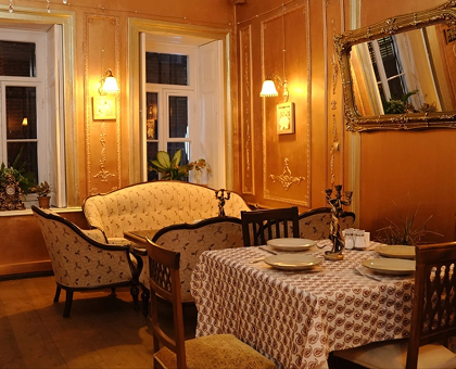 Enjoy your favorite dishes with 6-8 or 10-12 guests.